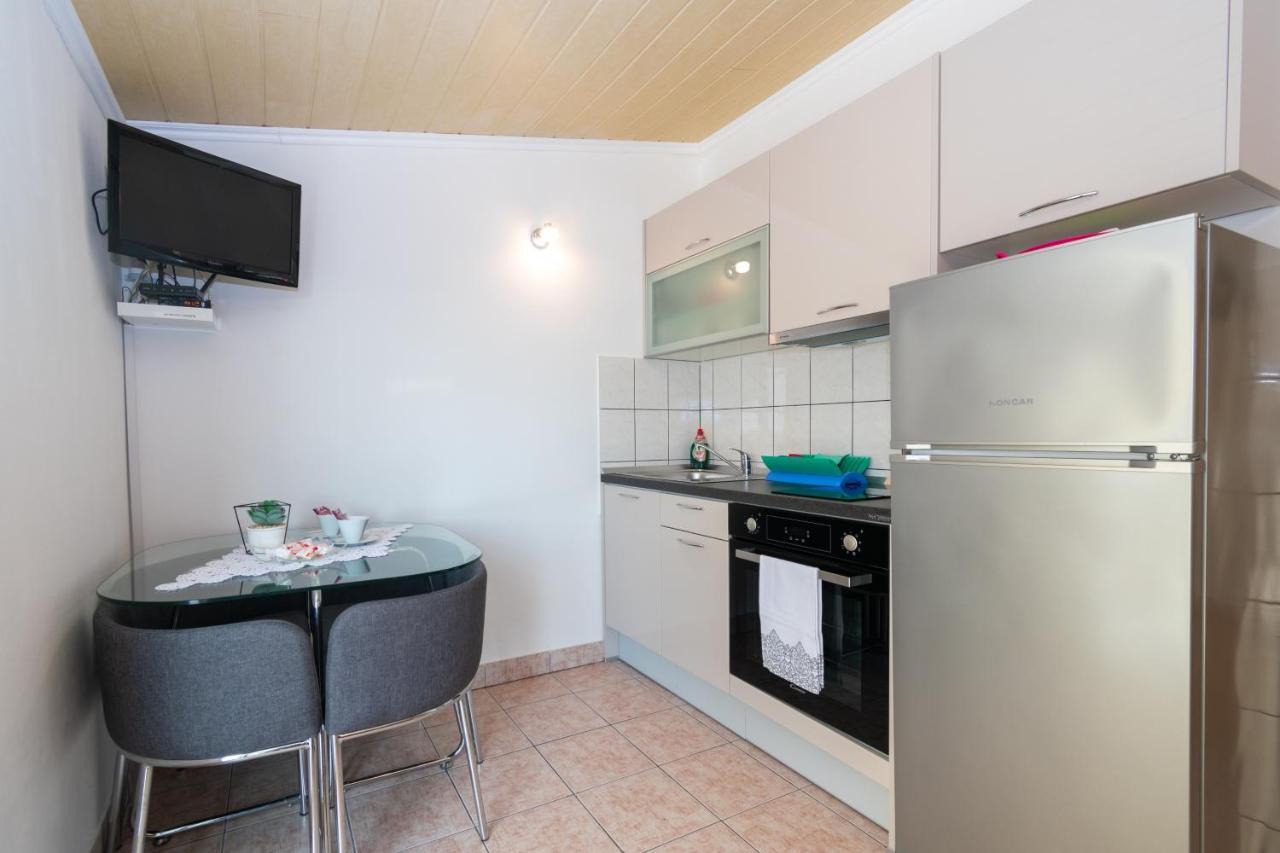 Apartment Mandre 4093B Exterior photo